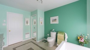 SERVICE RÉSIDENTIEL - SALLE DE BAIN VERDÂTRE — vue 2